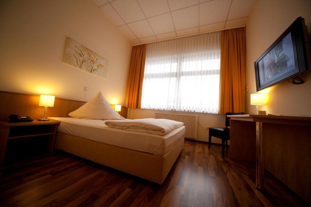 Hotel Zur Rebe Hochheim am Main Oda fotoğraf